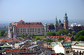 Poland, krakow, cracow, architecture, church, churches, cathedral, cathedrals, royal cathedral, religious, religious building, religious buildings, wawel, wawell hill, dome, domes, window, windows, cross, crosses, park, parks, castle, castles, royal castle, FF25,