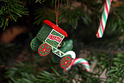 Christmas, christmas scene, christmas scenes, decoration, decorations, christmas decorations, christmas tree, christmas trees, truck, trucks, wheel, wheels, PJ38,