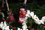 Christmas, christmas scene, christmas scenes, decoration, decorations, christmas decorations, christmas tree, christmas trees, popcorn, PJ38,