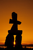 Canada, british columbia, british columbia, vancouver, inukshuk, kanak, alvin, alvina kanak, rankin, rankin inlet, stone, stones, inuit, inuit culture, sculpture, sculptures, mood, mood scene, mood scenes, sunset, sunsets, sunrises and sunsets, silhouette, silhouettes, art, RW59,