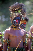 New guinea, papua new guinea, mount hagen, mt hagen, mount hagen show, mt hagen show, ceremony, ceremonies, people, man, men, male, males, hat, hats, necklace, necklaces, jewellery, performer, performers, face paint, face paints, face painting, body paint, bodypaint, tribe, tribes, tribal.