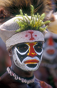 New guinea, papua new guinea, mount hagen, mt hagen, mount hagen show, mt hagen show, ceremony, ceremonies, people, man, men, male, males, jewellery, necklace, necklaces, hat, hats, performer, performers, face paint, face paints, face painting, body paint, bodypaint, tribe, tribes, tribal.