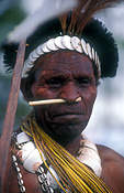 New guinea, papua new guinea, mount hagen, mt hagen, mount hagen show, mt hagen show, ceremony, ceremonies, man, men, male, males, hat, hats, nose ring, nose rings, nose-ring, nose-rings, jewellery, necklace, necklaces, people, performer, performers, face paint, face paints, face painting, body paint, bodypaint, tribe, tribes, tribal, hat, hats, body piercing.