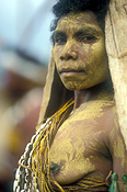 New guinea, papua new guinea, mount hagen, mt hagen, mount hagen show, mt hagen show, ceremony, ceremonies, woman, women, female, females, people, performer, performers, body paint, bodypaint, tribe, tribes, tribal, breast, breasts.