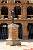 Europe, Spain, Spanish, Valencia, plaza, plazas, toros, plaza del toros, statue, statues, bullring, bull rings, bull fight, bull fights, bullfight, bullfights, blood sport, blood sports, arena, arenas, stadium, stadiums, FF25,