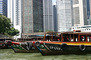 Singapore, river, rivers, boat, boats, boating, transport, transportation, vehicle, vehicles, highrise, high-rise, high-rise building, high-rise buildings, building, buildings, high-rise, skyscraper, skyscrapers, bridge, bridges.
